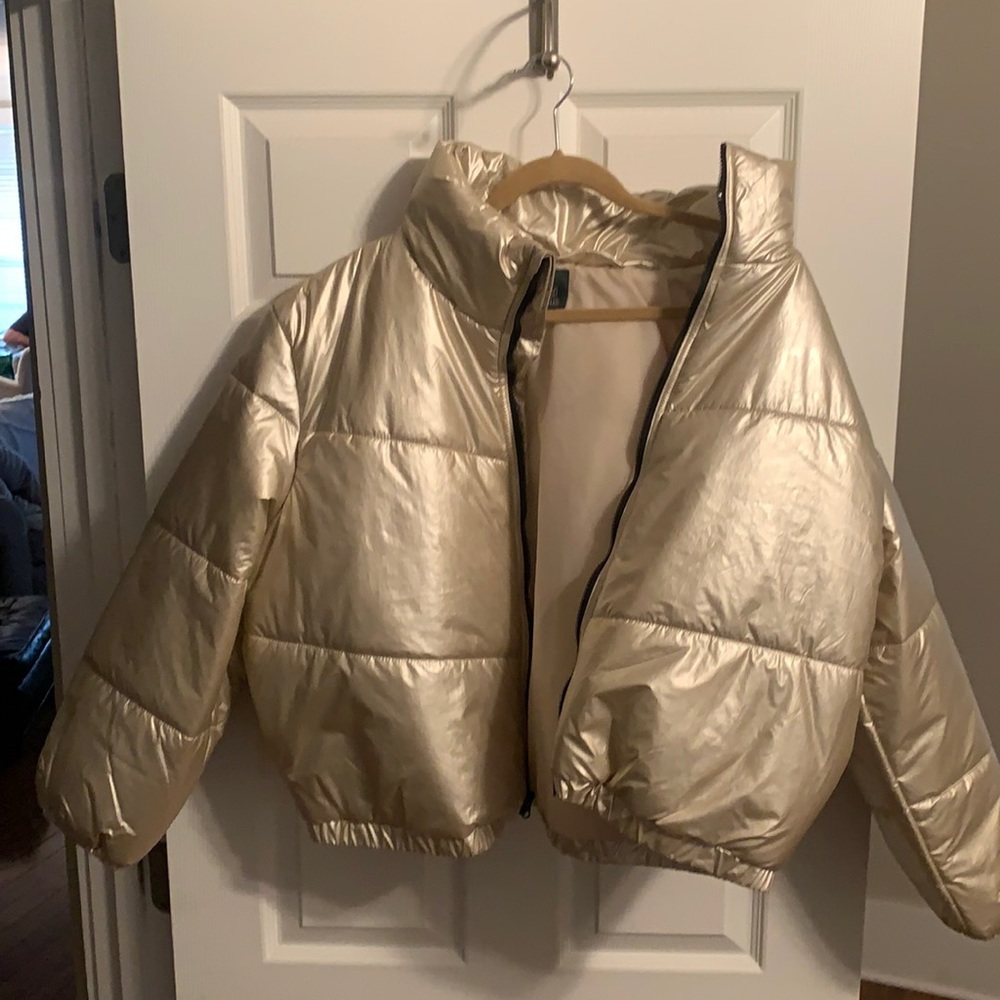 Gold puffer
